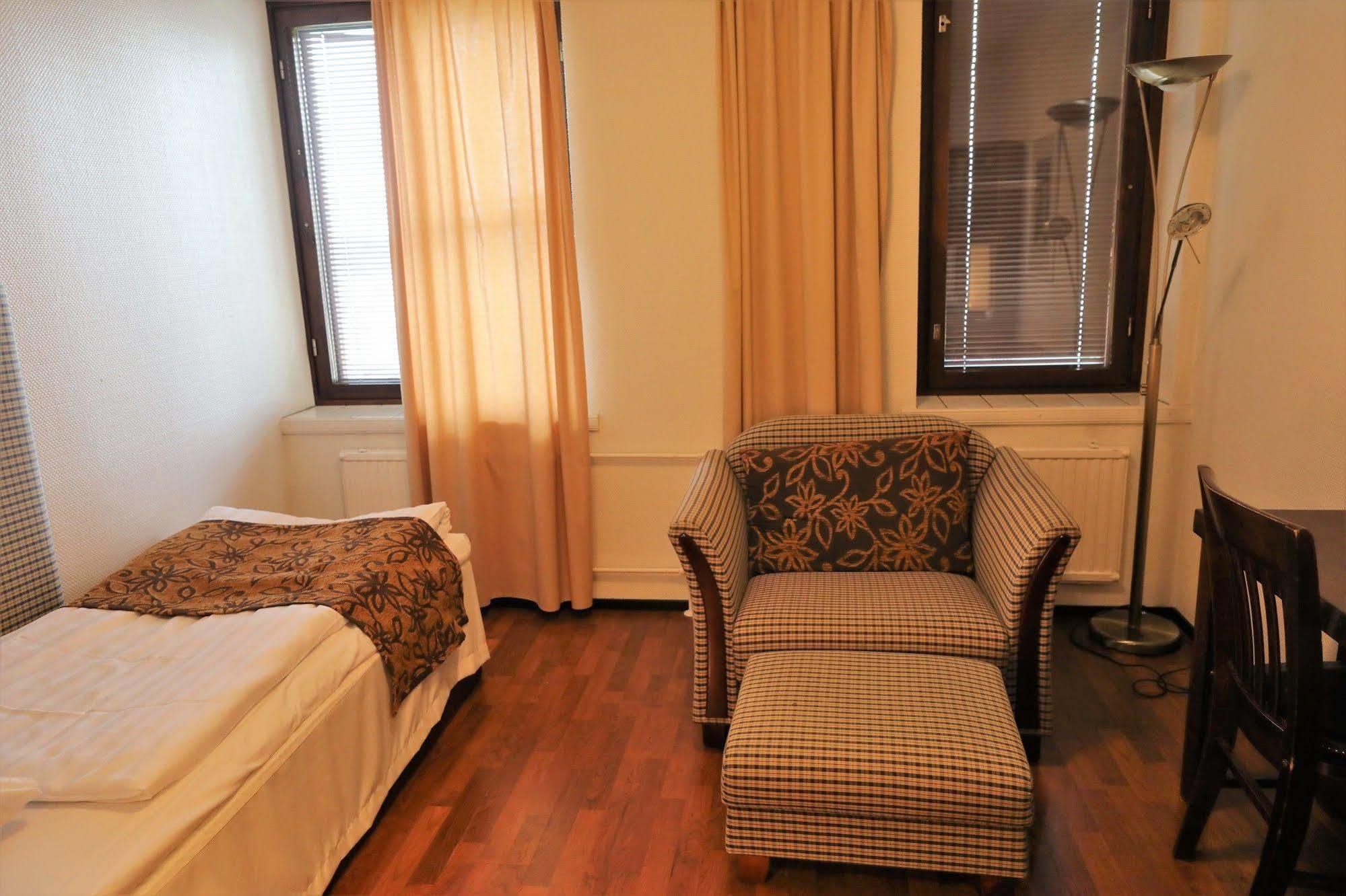 Hotel Seurahuone Коккола Экстерьер фото